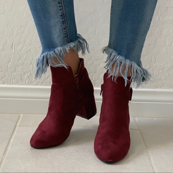 NIB Red Wine Buckle Detail Chic Ankle Booties - Picture 5 of 8